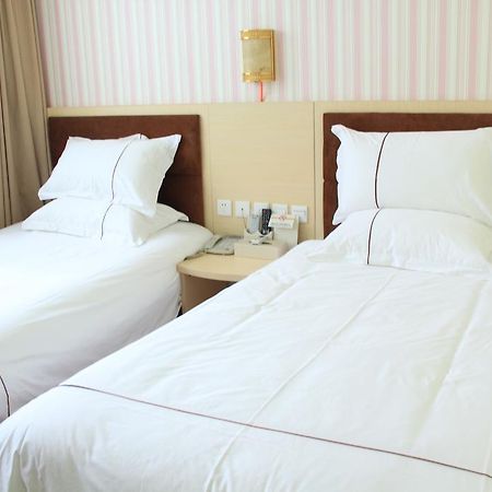 Super 8 Hotel Chengdu Airport Branch Extérieur photo