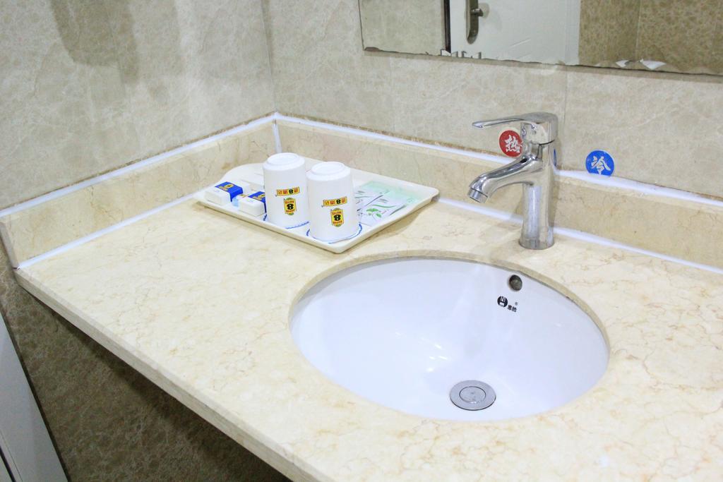 Super 8 Hotel Chengdu Airport Branch Extérieur photo